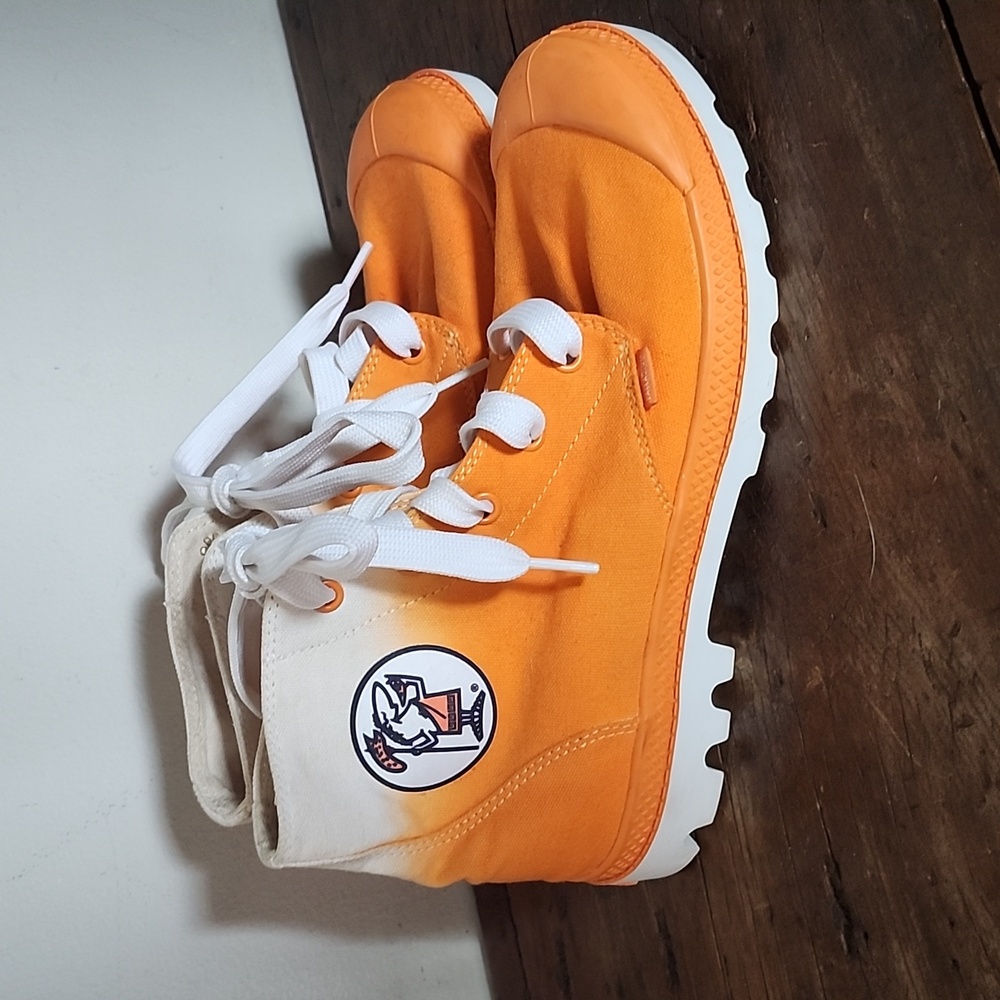 Palladium Woman's Lace Up Sneakers Size 7.5